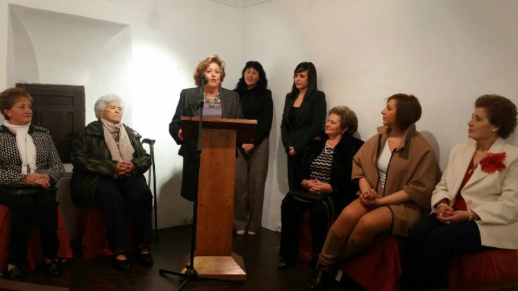 El Ayuntamiento reconoce a seis mujeres que han destacado a nivel profesional o personal en el municipio. Foto: aG 