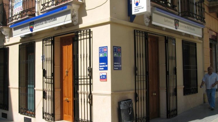 El despacho receptor se encuentra en la plaza de la Constitución de Loja. Foto: Selae