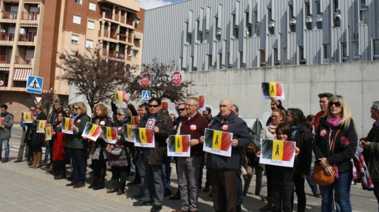 Representantes de ambos sindicatos se han manifestado frente al edificio sindical de Granada, a las 12.00 horas. Foto: aG