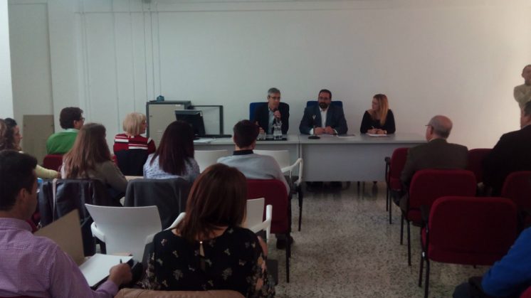 Más de 120 docentes se han dado cita en Granada en esta jornada. Foto: aG | Junta