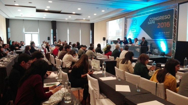 Farmacéuticos andaluces se reúnen en Granada para debatir sobre integración, investigación e innovación