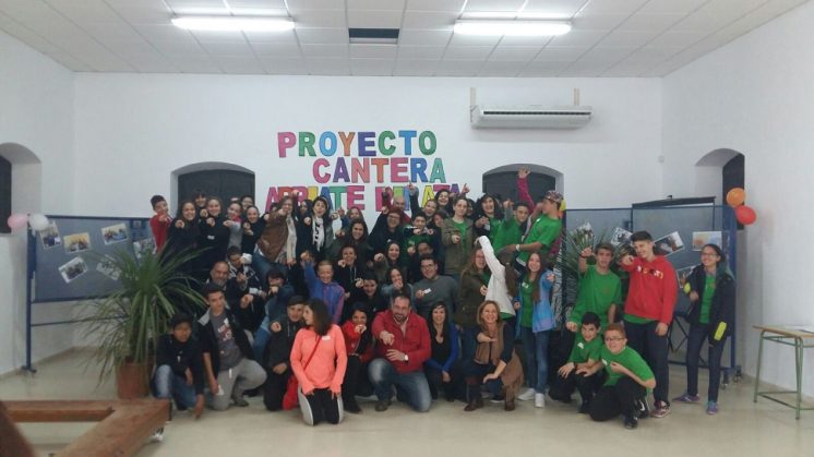 Un centenar de jóvenes de siete municipios participan en un encuentro en Las Gabias