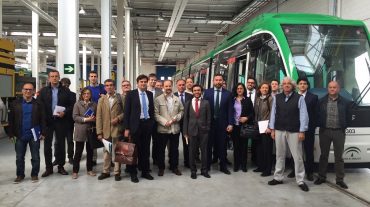 Las empresas interesadas en el contrato para explotar el Metro de Granada visitan sus instalaciones