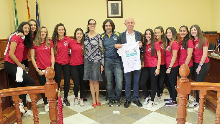 El alcalde atarfeño ha felicitado a las participantes. Foto: Ayuntamiento / aG