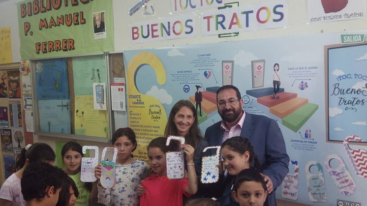 La campaña puesta en marcha en Granada se basa en talleres creativos que se están desarrollando en distintos centros educativos de la provincia. Foto: aG