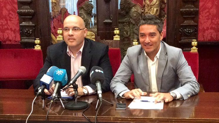 Los ediles de Ciudadanos, Raúl Fernández y Manuel Olivares durante la comparecencia de prensa de este martes. Foto: aG