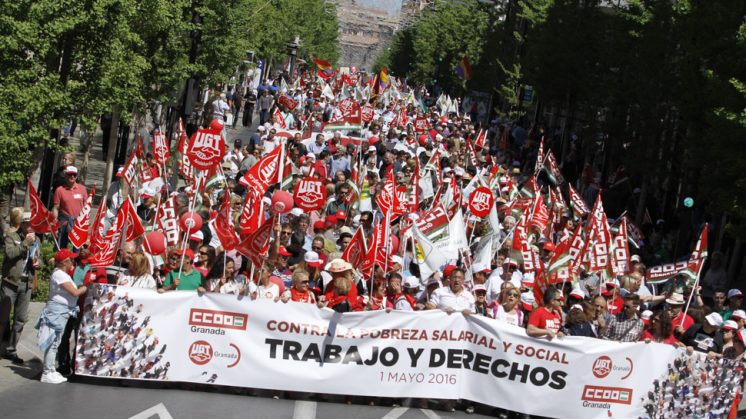 La manifestación ha recorrido las principales vías del centro de Granada. Foto: Álex Cámara
