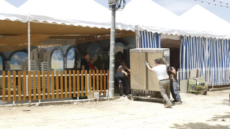 El recinto de Almanjáyar ya ultima los preparativos para el Corpus 2016. Foto: Álex Cámara 