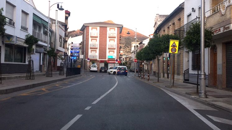 En calle Real se han suprimido aparcamientos para la circulación de vehículos en ambos sentidos. Foto: L. F. R. 