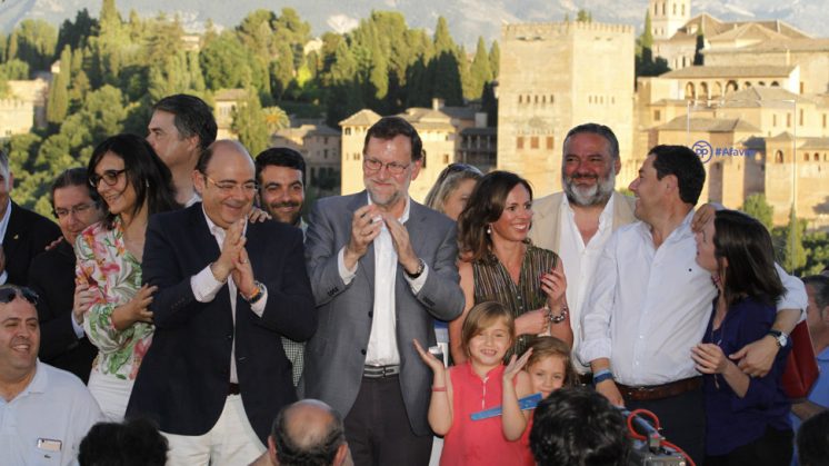 Sebastián Pérez, junto a Mariano Rajoy en el mitin. Foto: Álex Cámara