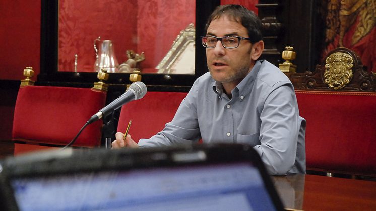 El concejal Miguel Ángel Fernández-Madrid durante la rueda de prensa de este miércoles. Foto: Javier Algarra