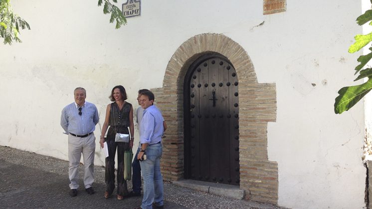 Rocío Díaz ha asegurado que el barrio del Albaicín es prioritario para el Partido Popular. Foto: aG