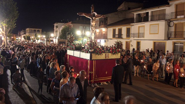 El Cristo hizo el recorrido oficial por las calles del municipio. Foto: aG