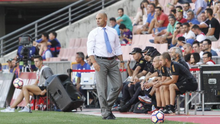 El entrenador del Granada CF ve poco a poco que el equipo va mejorando. Foto: Álex Cámara