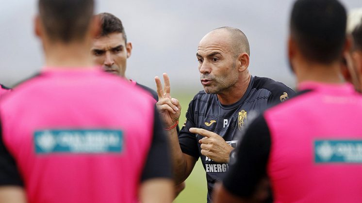 El entrenador del Granada CF, Paco Jémez, durante el entrenamiento de este jueves. Foto: Pepe Villoslada (Granada CF) 