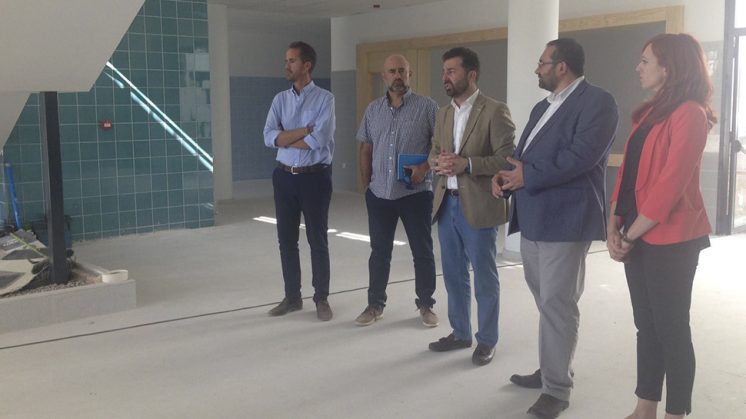 El delegado de Educación, Germán González, ha visitado este jueves las instalaciones del nuevo centro junto al alcalde de Maracena. Foto: Ayuntamiento de Maracena