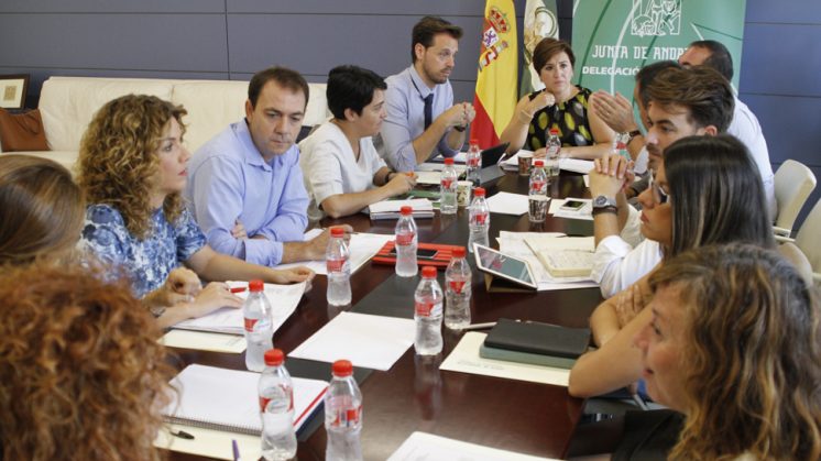 Reunión de grupo de la Junta de Andalucía en Granada celebrada este martes. Foto: Álex Cámara