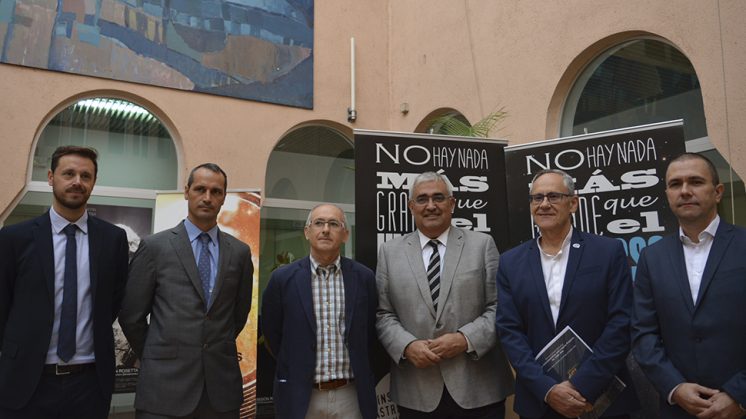 El consejero de Economía y Conocimiento, Antonio Ramírez de Arellano ha visitado este viernes las instalaciones del Instituto de Astrofísica de Andalucía. Foto: aG 