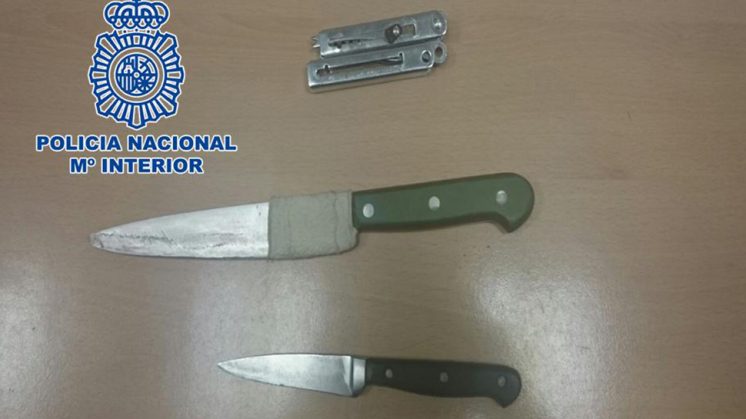En la imagen, los cuchillos intervenidos por la Policía. Foto: Policía Nacional