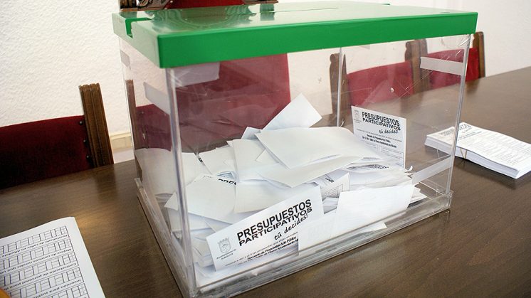 Imagen de la urna en la que los ciudadanos han ido depositando sus votos. Foto: Ayuntamiento 
