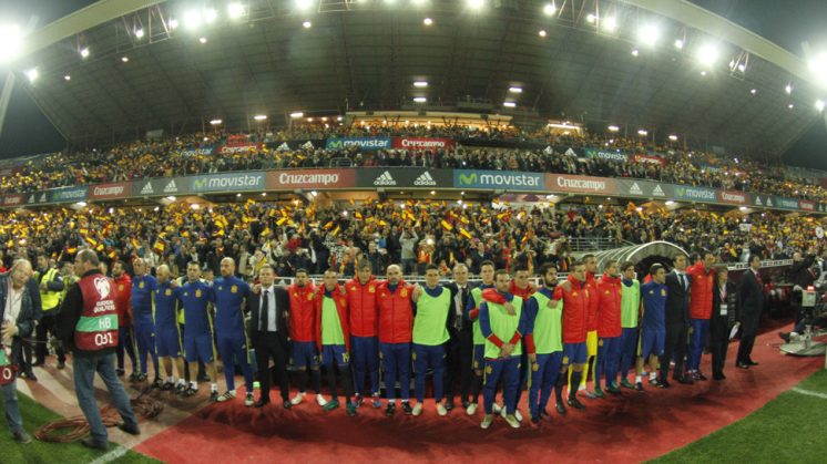 Partido de clasificación para el Mundial 2018 entre España y Macedonia en el Estadio Nuevo Los Carmenes.