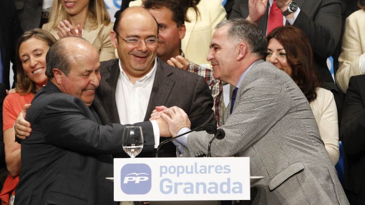 Torres Hurtado junto a Sebastián Pérez y Santiago Pérez, en una imagen de archivo. Foto: Álex Cámara