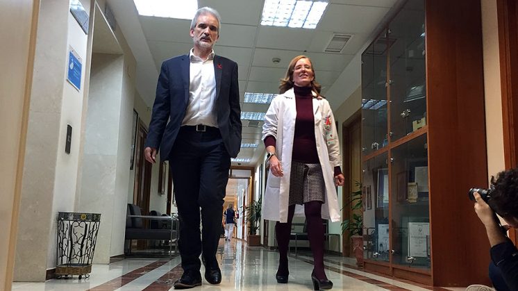 Aquilino Alonso y Cristina López tras la reunión con Candel. Foto: Luis F. Ruiz